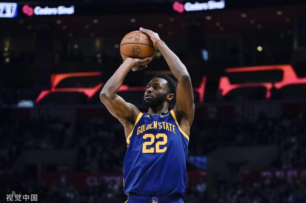 她的表现不 她的表现不