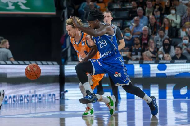 特林从利物 特林从利物